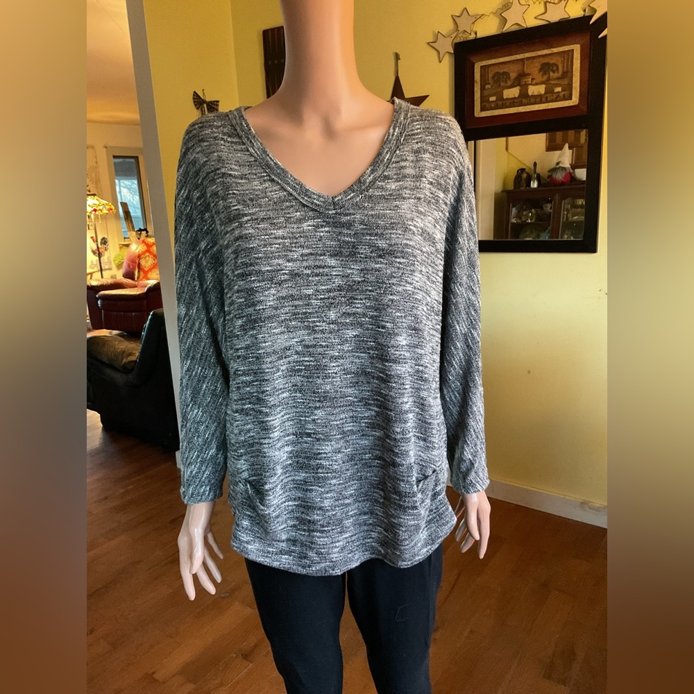 NWOT….ANTHROPOLOGIE SWEATER, SMALL